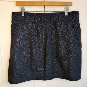 Orvis Women's Pull-On Travel Skort Women's L Black Rose Embossed Floral Print